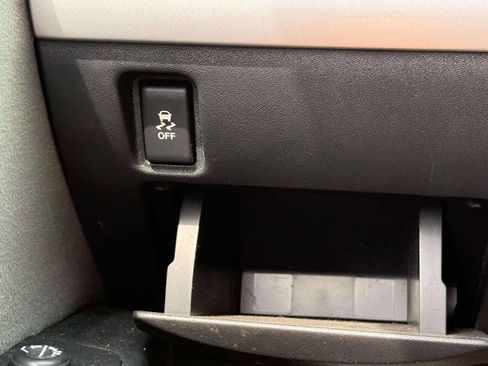 Used 2012 Nissan Sentra 2.0 SR w/ Special Edition Pkg FWD image 29