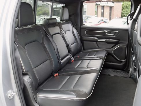 Used 2019 RAM 1500 Laramie w/ Sport Appearance Package AWD/4WD image 33