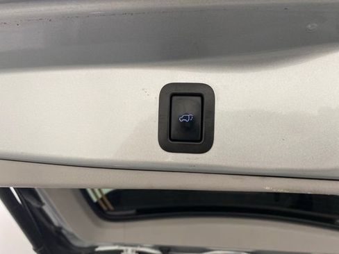 Used 2017 Toyota Highlander XLE AWD/4WD image 42