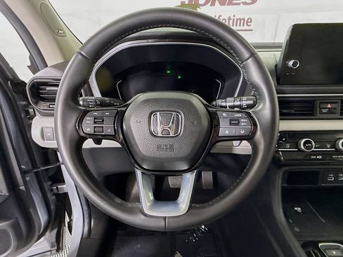Used 2024 Honda Pilot Touring image 20