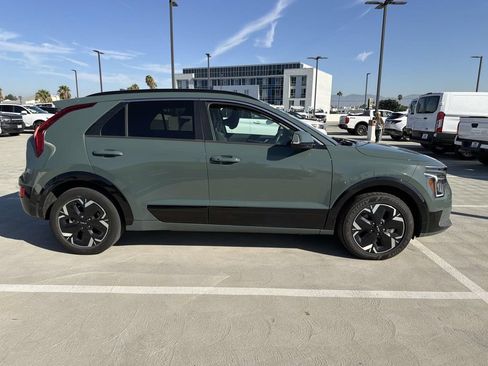 Used 2023 Kia Niro Wind w/ Wind Preserve Package FWD image 18