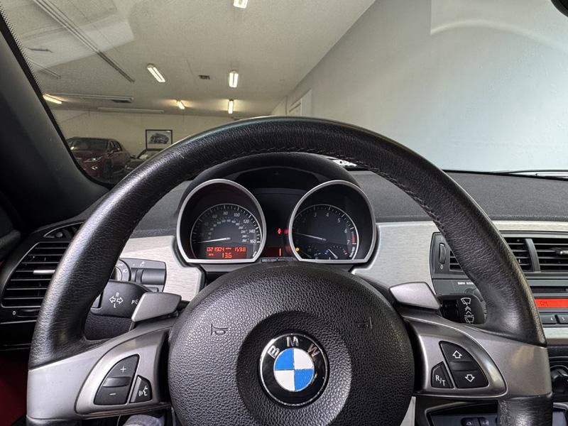 Used 2005 BMW Z4 3.0i RWD image 21