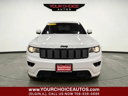Used 2018 Jeep Grand Cherokee Altitude AWD/4WD image 11