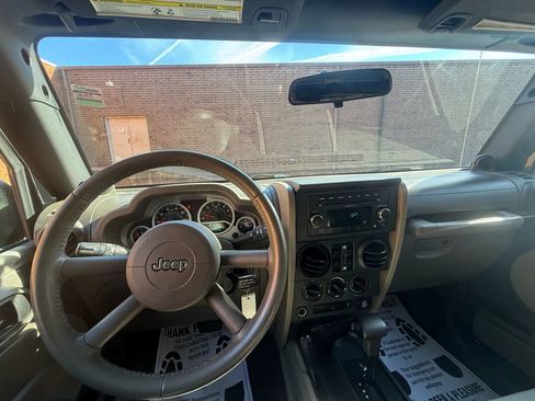 Used 2010 Jeep Wrangler Unlimited Sport image 23