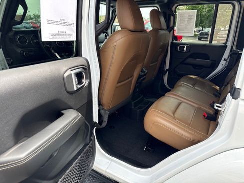 Used 2021 Jeep Wrangler Unlimited Sahara AWD/4WD image 25