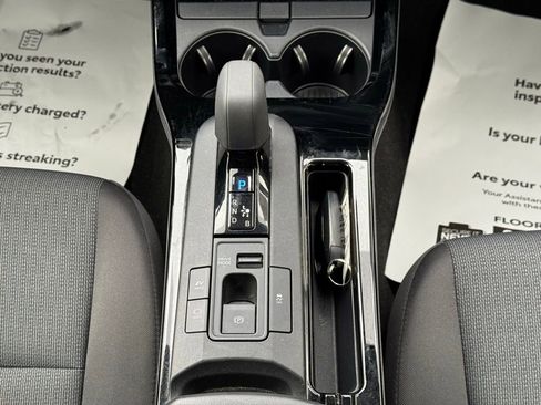 Used 2025 Toyota Prius LE image 37