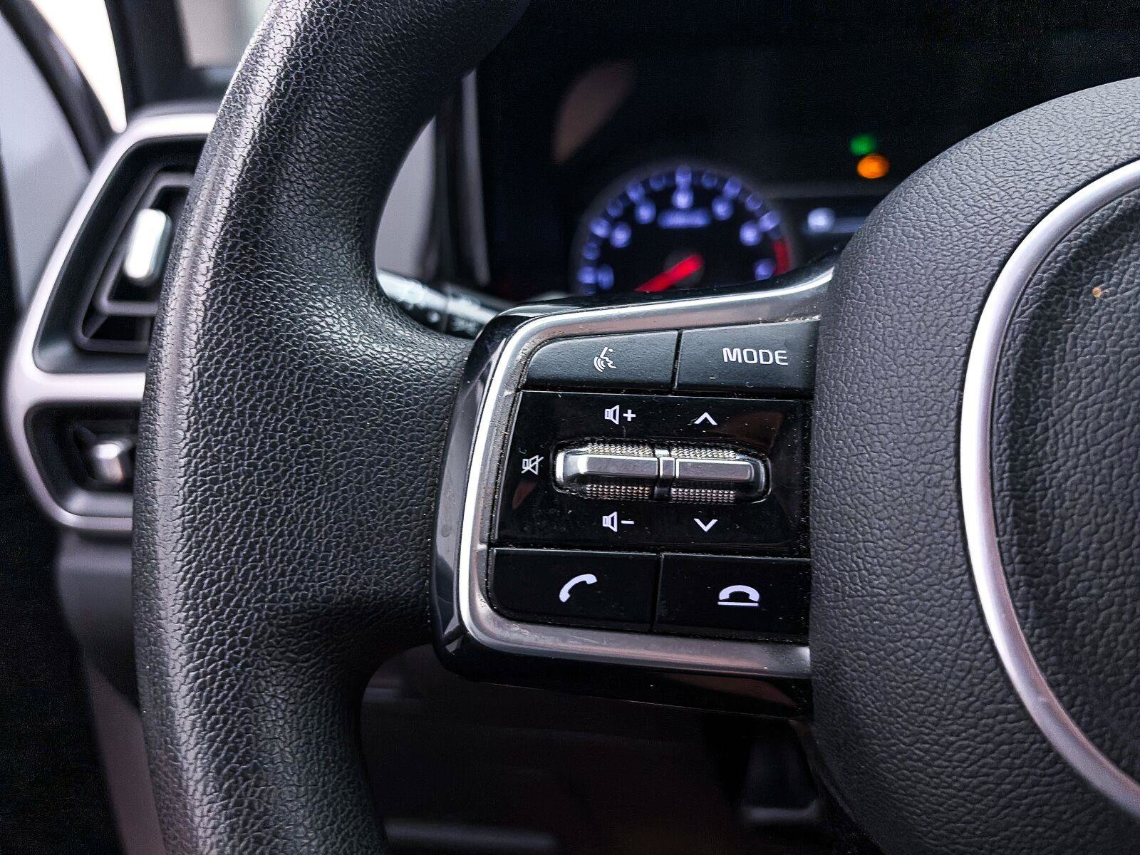 Used 2022 Kia Sorento LX FWD image 22