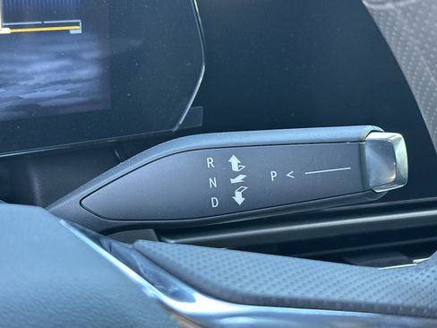 New 2025 Chevrolet Equinox EV LT image 27