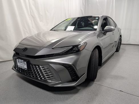 Used 2025 Toyota Camry XSE AWD/4WD image 8