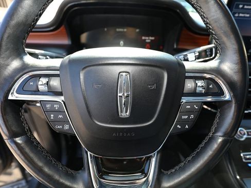 Used 2022 Lincoln Nautilus Reserve w/ Equipment Group 201A image 15