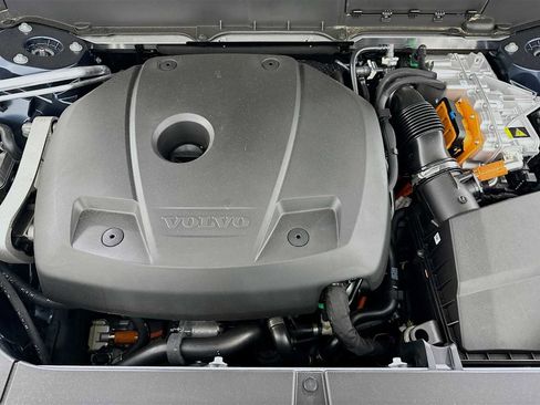 New 2026 Volvo XC90 T8 Plus w/ Protection Package Premier image 29