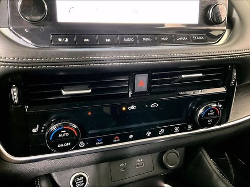 Used 2022 Nissan Rogue Platinum w/ Head-Up Display Package image 33