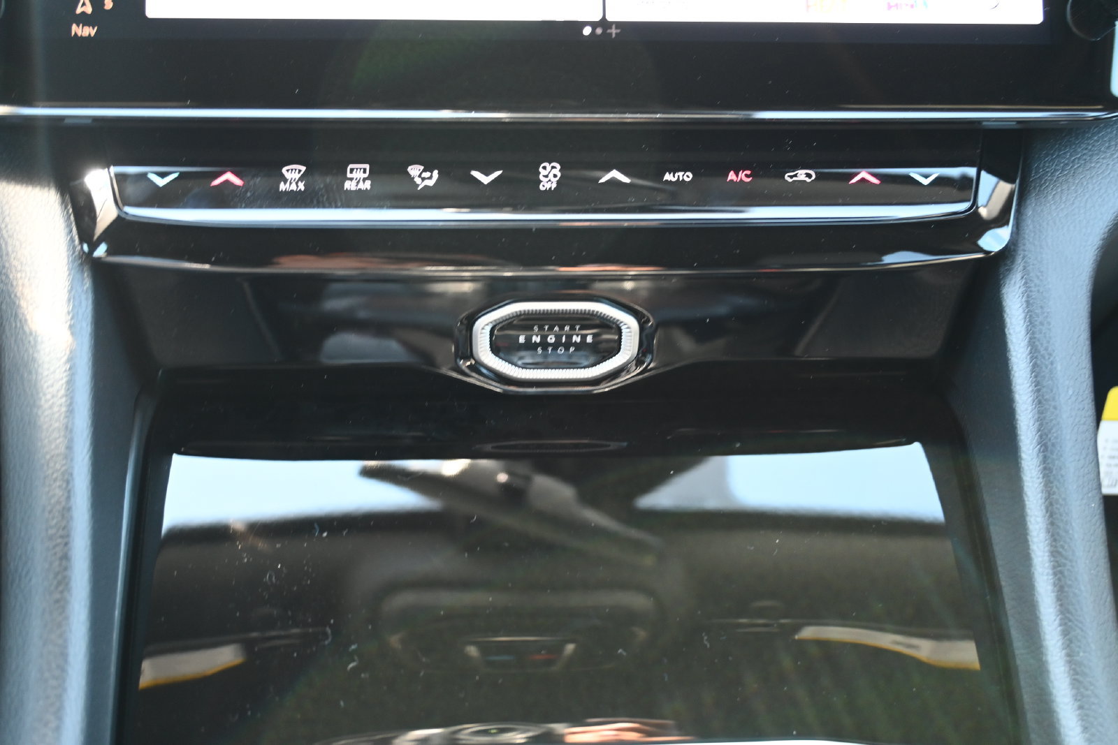 New 2026 Jeep Grand Cherokee Altitude AWD/4WD image 13
