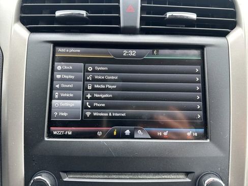 Used 2016 Ford Fusion SE w/ Equipment Group 202A image 28