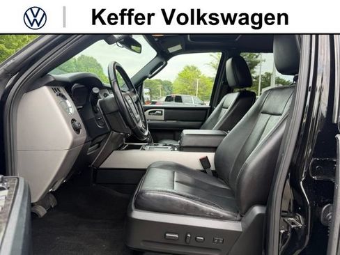 Used 2017 Ford Expedition Limited w/ Equipment Group 301A AWD/4WD image 12