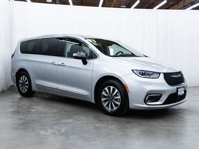 Used 2023 Chrysler Pacifica Limited