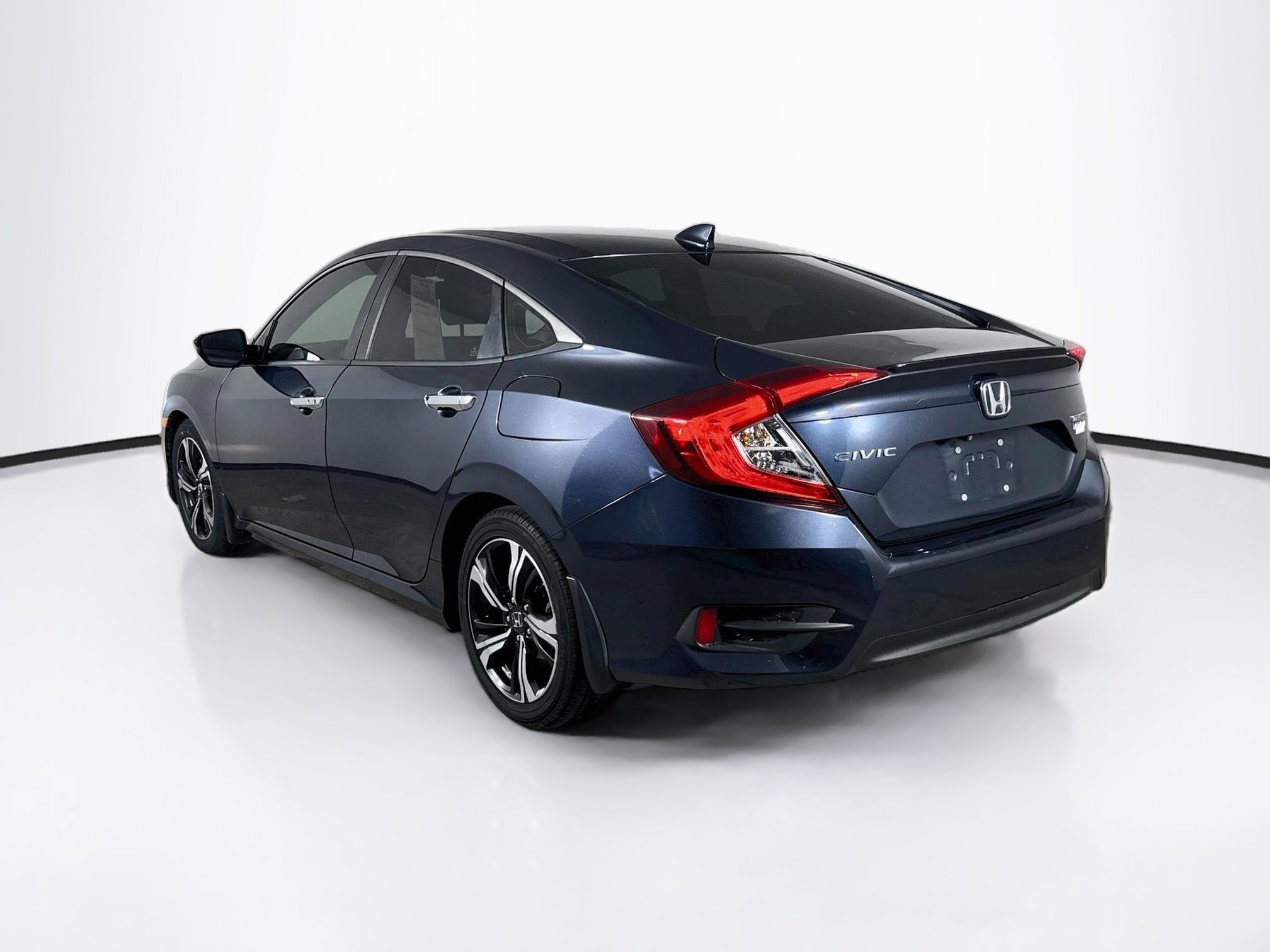 Used 2018 Honda Civic Touring image 31