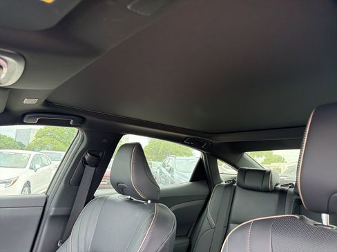 Used 2024 Toyota Crown image 11