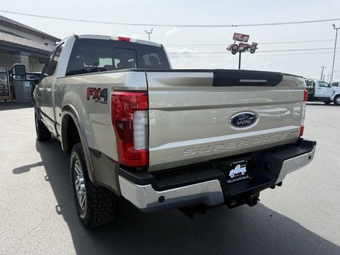 Used 2017 Ford F250 Lariat w/ Lariat Ultimate Package AWD/4WD image 8