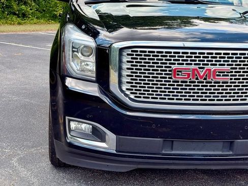 Used 2017 GMC Yukon Denali AWD/4WD image 13