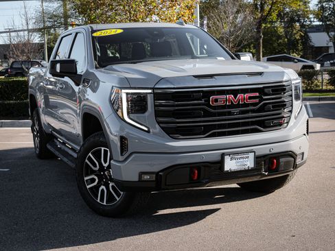 Used 2024 GMC Sierra 1500 AT4 w/ Technology Package image 2