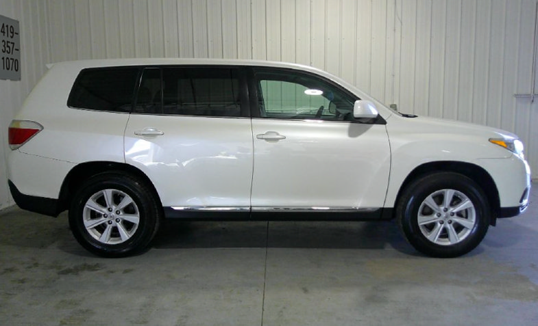 Used 2013 Toyota Highlander Plus FWD image 5