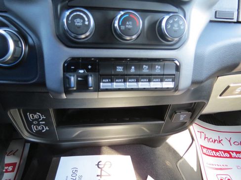 Used 2024 RAM 2500 Big Horn w/ Protection Group AWD/4WD image 25
