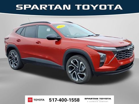 Used 2024 Chevrolet Trax RS w/ Driver Confidence Package FWD image 5