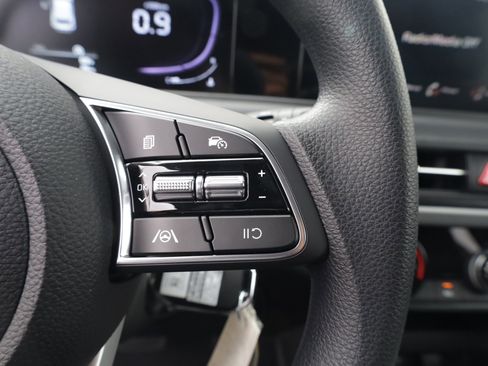 New 2026 Kia Seltos LX FWD image 18