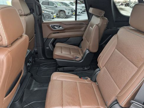 Used 2021 Chevrolet Tahoe High Country w/ Premium Package image 26