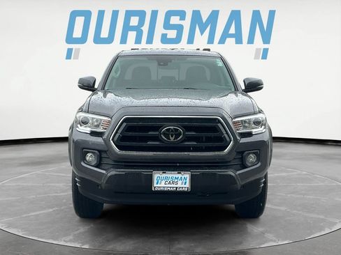 Used 2022 Toyota Tacoma SR5 w/ Technology Package AWD/4WD image 2