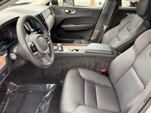 Certified 2024 Volvo XC60 B5 Plus w/ Protection Package Premier AWD/4WD image 5