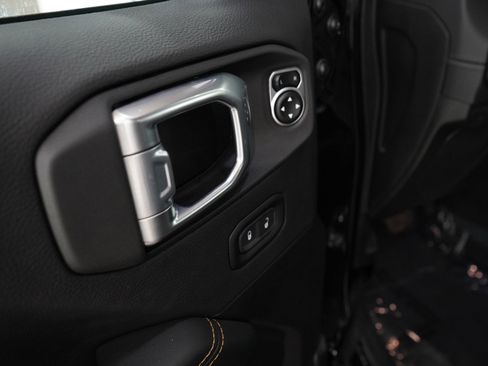 Used 2024 Jeep Wrangler Sahara image 20