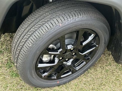 New 2026 Jeep Compass Latitude AWD/4WD image 20