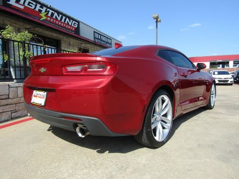 Used 2016 Chevrolet Camaro LT RWD image 4