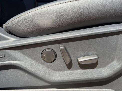 New 2025 Ford F150 Lariat w/ Equipment Group 501A Mid image 16