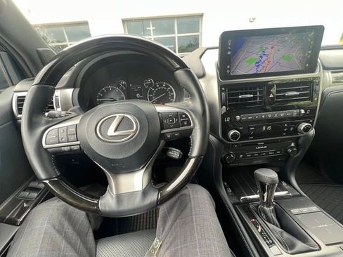 Used 2023 Lexus GX 460 Luxury w/ Sport Design Package AWD/4WD image 14
