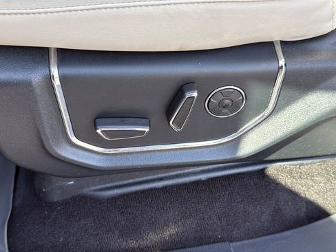 Used 2021 Ford Expedition Platinum image 12