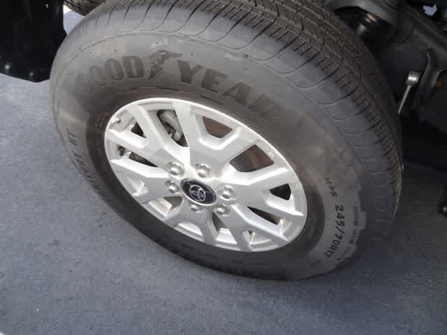 Used 2025 Toyota Tacoma SR5 AWD/4WD image 11