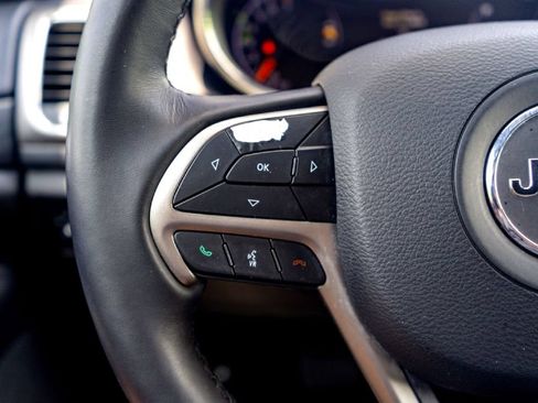 Used 2020 Jeep Grand Cherokee Altitude RWD image 15