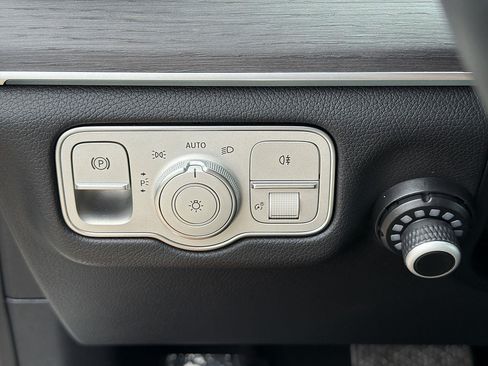 Used 2022 Mercedes-Benz GLE 350 4MATIC image 17