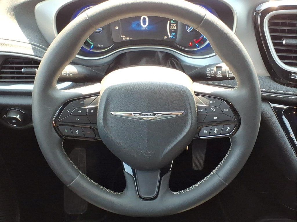 Used 2022 Chrysler Pacifica Touring-L w/ S Appearance Package FWD image 14