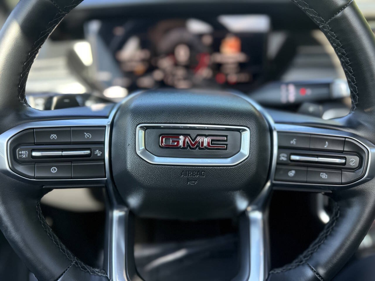 Used 2026 GMC Acadia Elevation w/ Elevation Premium Package AWD/4WD image 13