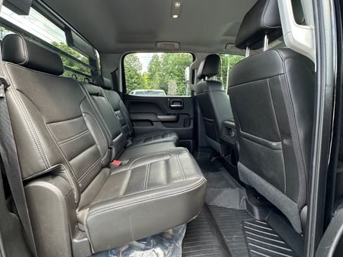 Used 2018 GMC Sierra 2500 Denali w/ Duramax Plus Package AWD/4WD image 15
