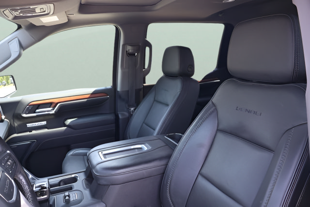 Used 2022 GMC Sierra 1500 Denali AWD/4WD image 12