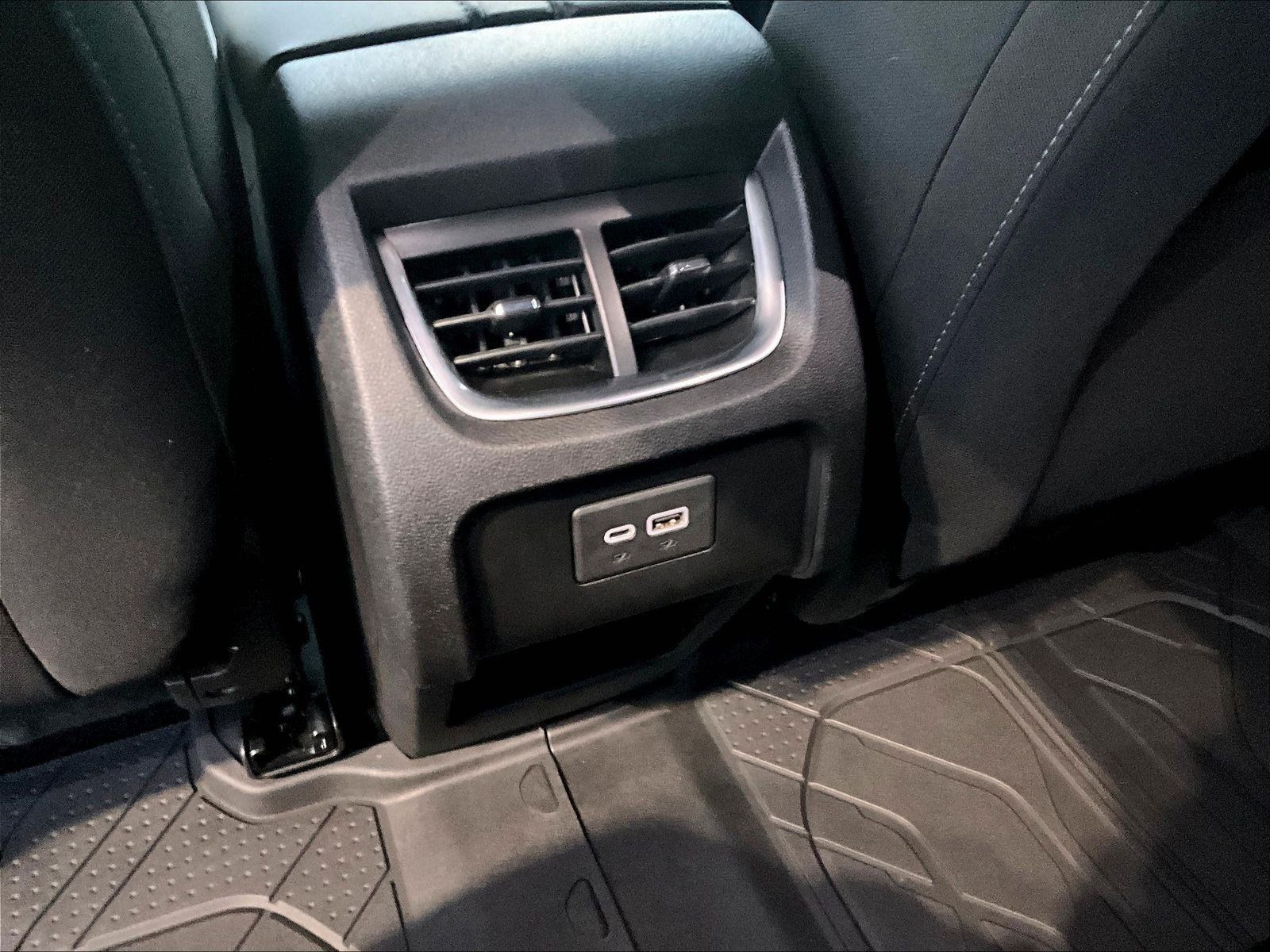 Used 2020 Chevrolet Blazer LT FWD image 10
