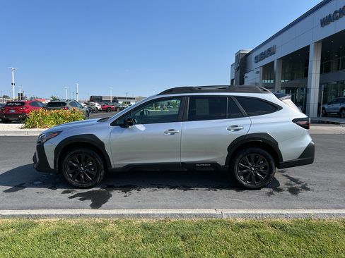 Certified 2025 Subaru Outback Onyx Edition AWD/4WD image 3