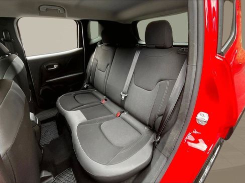 Certified 2023 Jeep Renegade Latitude w/ Premium Group image 27