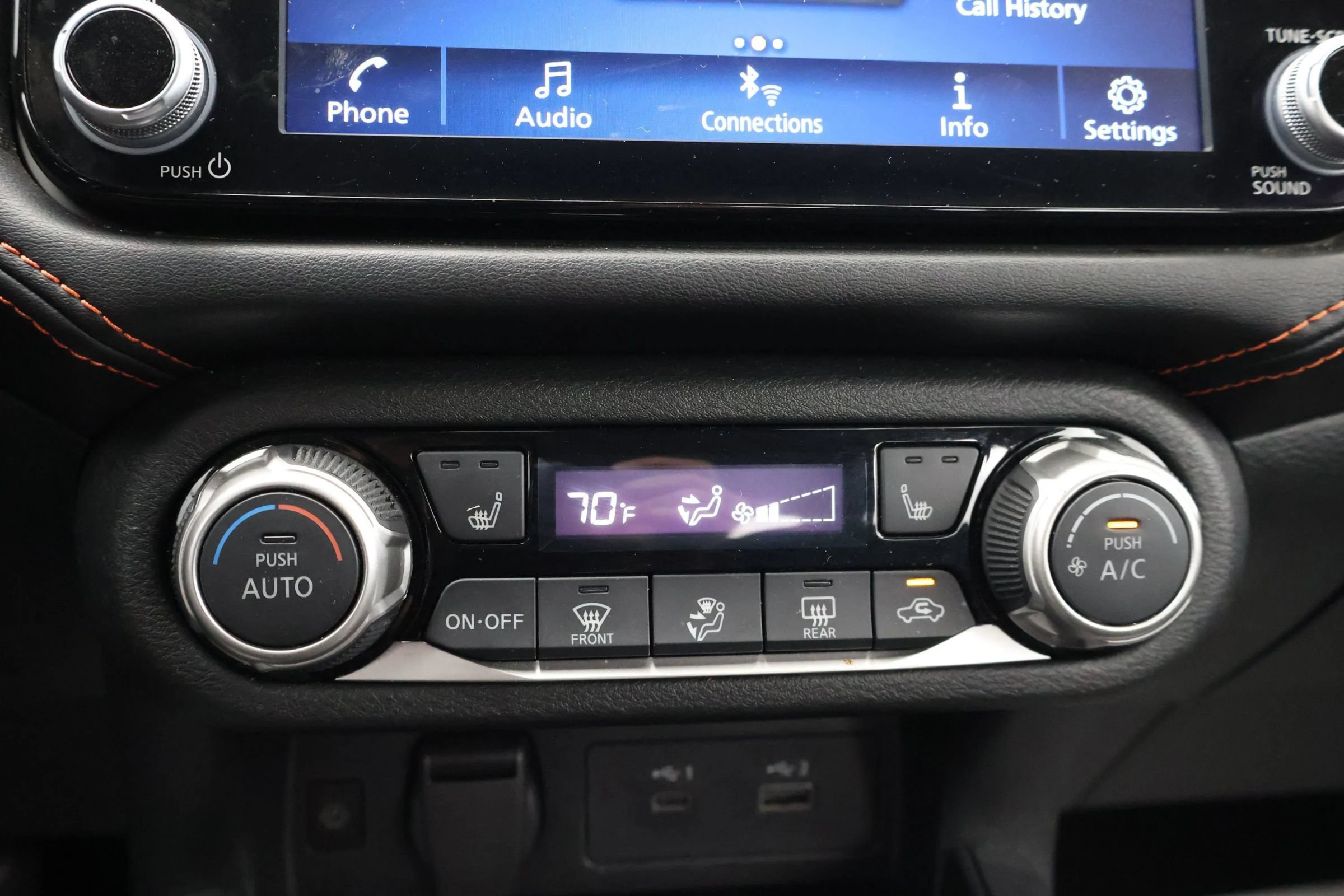 Used 2025 Nissan Versa SR FWD image 29