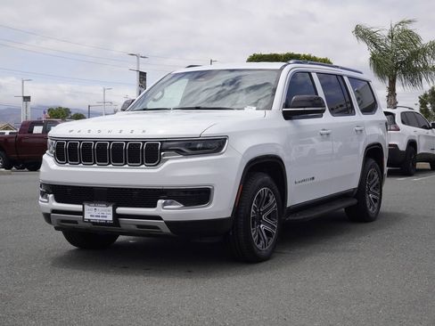 Certified 2024 Jeep Wagoneer Series II AWD/4WD image 8